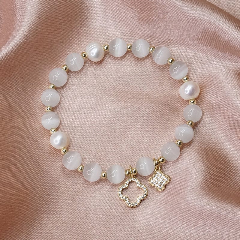 Shelltier WHITE PEARL CLOVER BRACELET