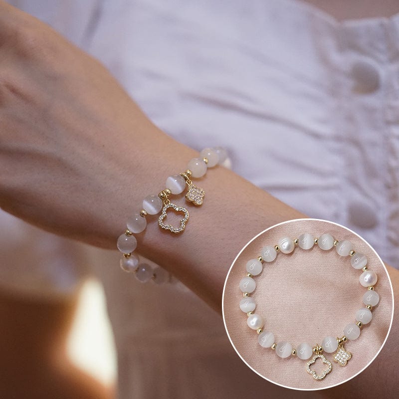 Shelltier WHITE PEARL CLOVER BRACELET