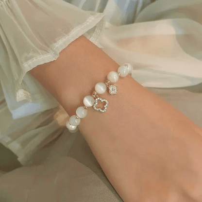 Shelltier WHITE PEARL CLOVER BRACELET