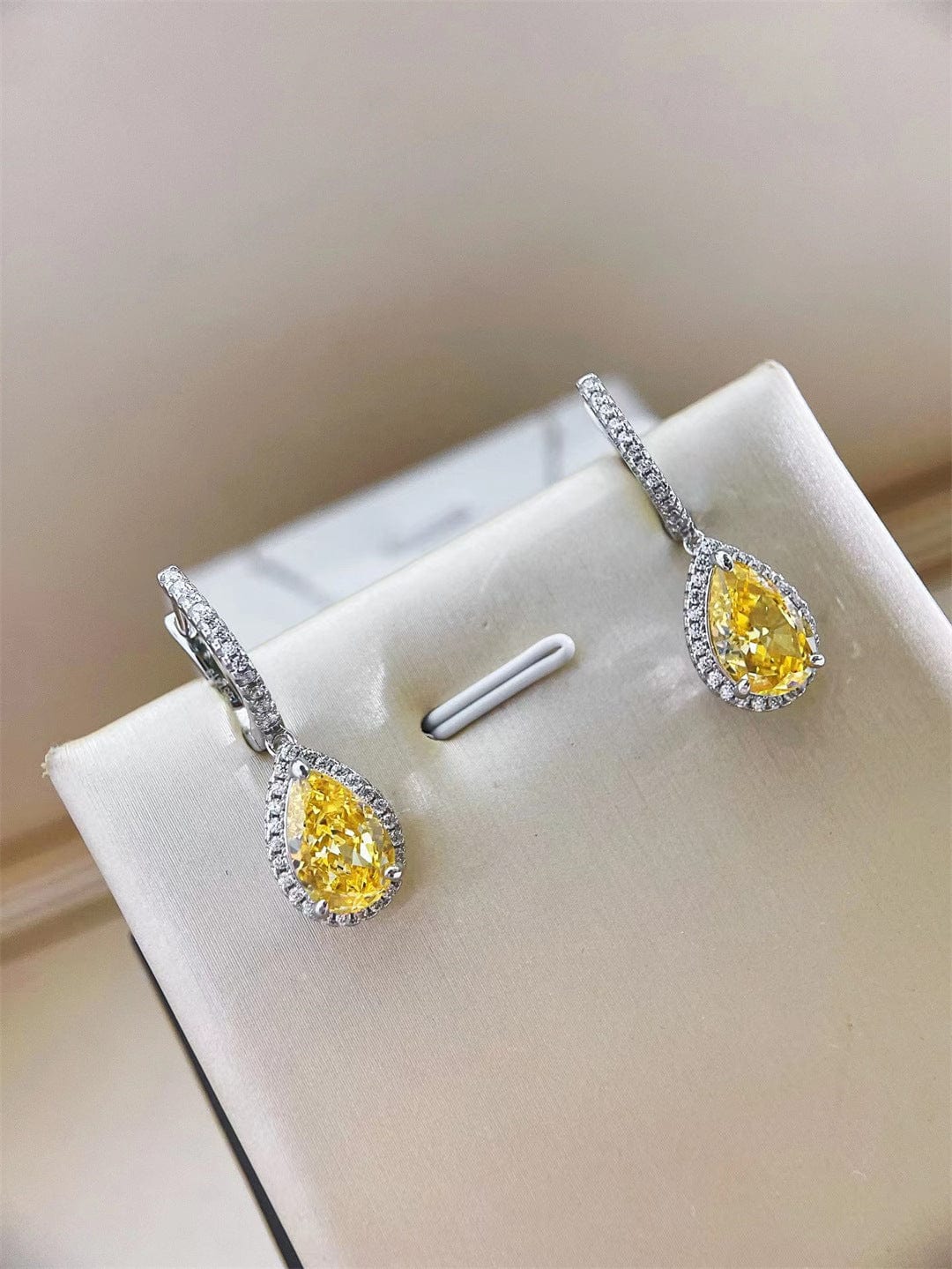 Shelltier CANARY CROWN EARRINGS