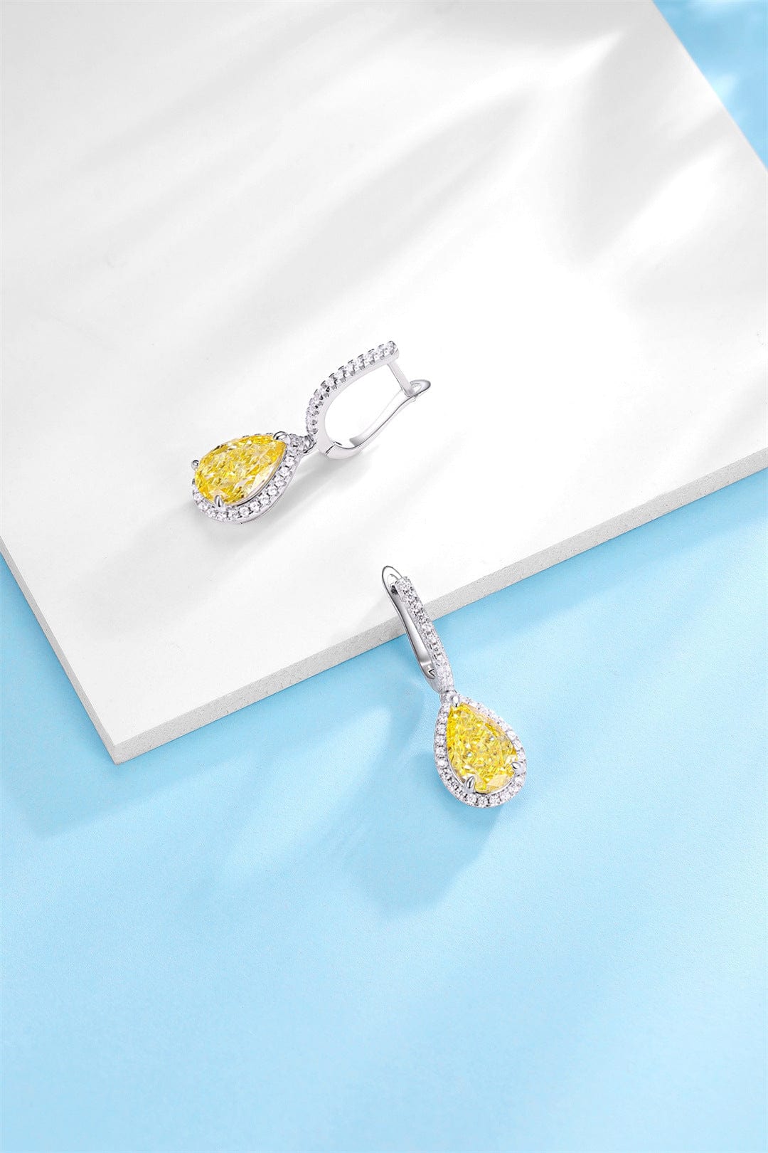 Shelltier CANARY CROWN EARRINGS