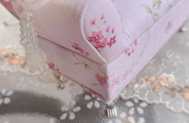 Shelltier ROSIE EMBROIDERY CHAISE JEWELRY BOX