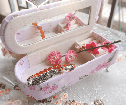 Shelltier ROSIE EMBROIDERY SOFA JEWELRY BOX